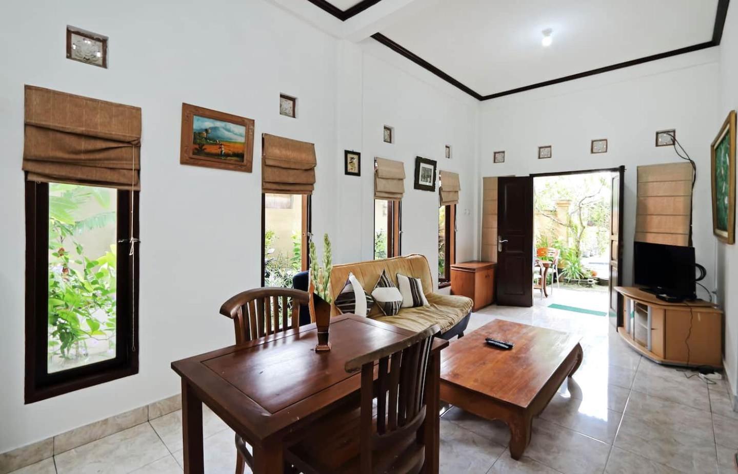 Rumah Akira Seminyak Exterior photo